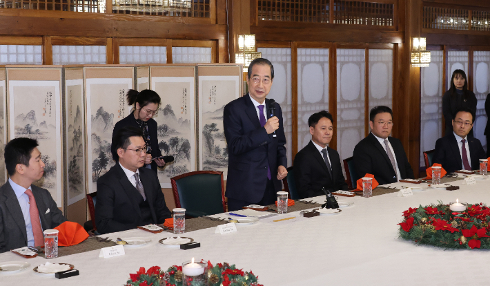 한덕수 대통령 권한대행 국무총리가 26일 서울 종로구 국무총리 공관에서 열린 주한미국상의·미국계 외투기업 간담회에서 발언하고 있다. 연합뉴스