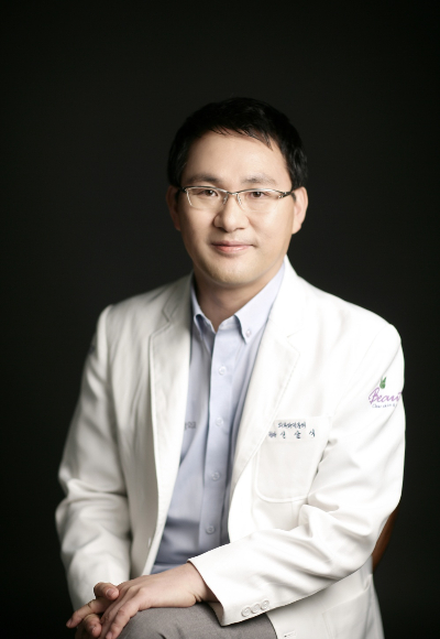 뷰티스맑은피부과 신삼식 원장. 뷰티스맑은피부과 제공