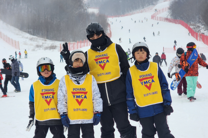 이번 캠프에는 포항YMCA 소속 청소년 24명과 지도자 4명 등 총 28명이 참가했다. 포항YMCA 제공