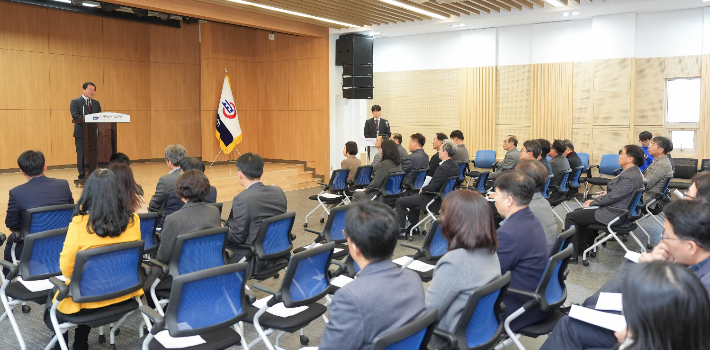 신 교육감은 지난 26일 본청에서 강원 교육의 미래를 다짐하며 신년사를 발표했다. 강원도교육청 제공