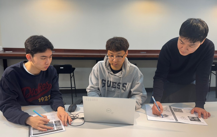 상명대 양지원, 조재일 학생과 유재필 교수(왼쪽부터). 상명대 제공