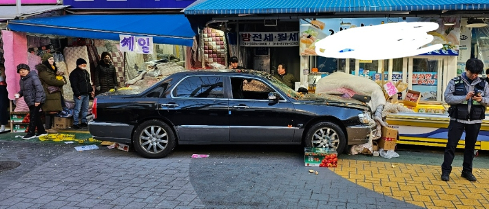 서울 양천구 목동 깨비시장 승용차 돌진 사고. 연합뉴스