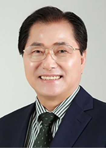 신우철 전남 완도군수. 완도군 제공