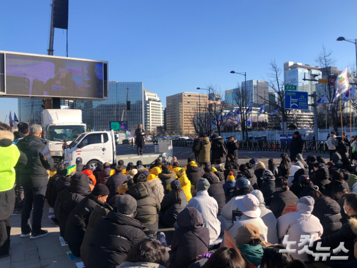 "죽거나 다칠 걱정 없는 사회 만들자"…항공참사 추모한 시민들