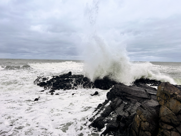 감포 주상절리 인근 해상. 포항해경 제공