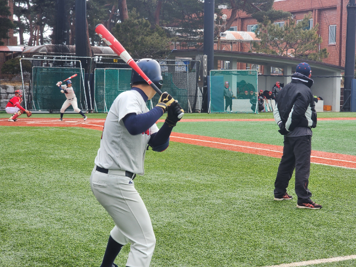 강릉지역이 스포츠 전지훈련의 최적지로 각광 받고 있는 가운데 '2025년 축구·야구 동계스토브리그'를 개최한다. 강릉시 제공