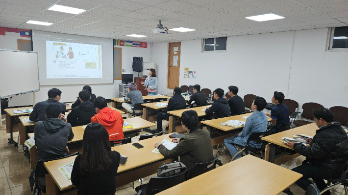 한국어 교육. 경남도청 제공 