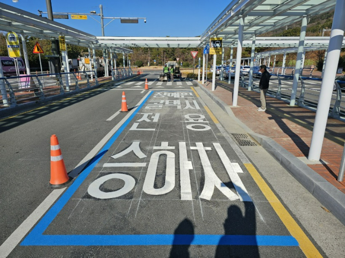 창원시, 휠체어 탑승자 위한 전용 승강장 설치 확대