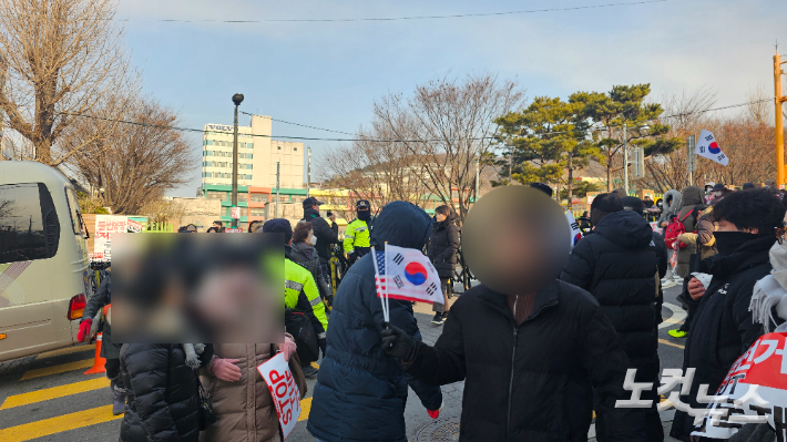 8일 오전 서울 용산구 한남초등학교 앞. 나채영 기자