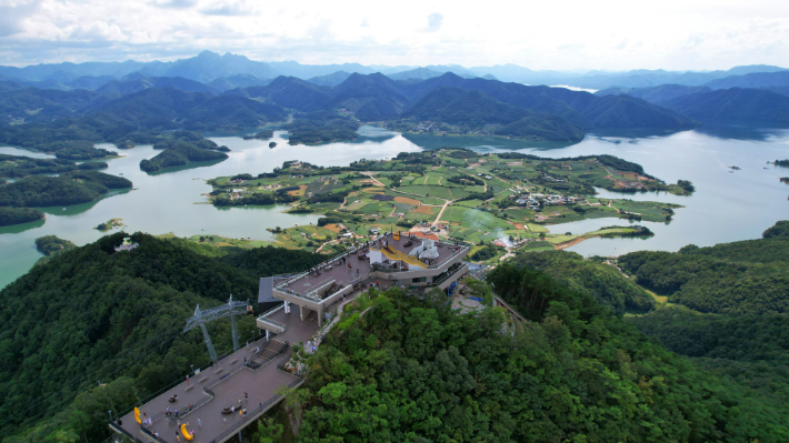 청풍호반 케이블카 전경. 제천시 제공