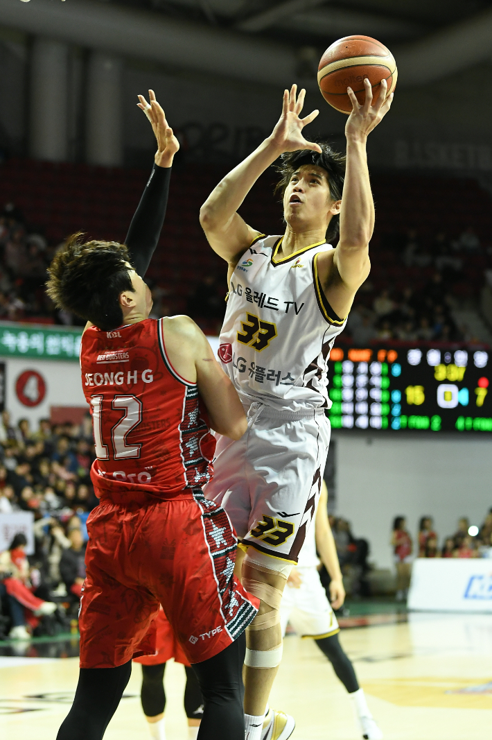 LG 칼 타마요. KBL