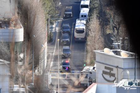 공수처로 압송되는 윤석열 대통령