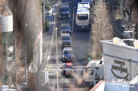 체포된 윤석열 대통령, 과천청사로 호송