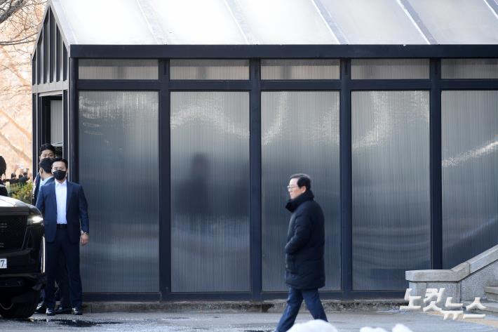 공수처 도착한 윤 대통령 일행