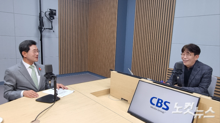 정인화 광양시장이 15일 전남CBS '시사포커스' 신념대담에 출연해 시정 비전을 밝히고 있다. 박사라 기자 