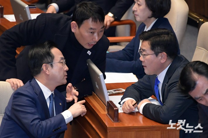 논의하는 박찬대-박성준-김용민