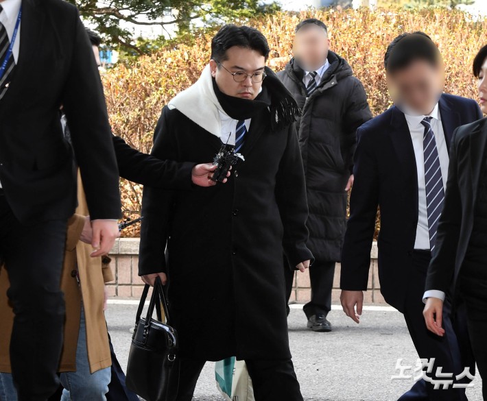 서부지법 들어선 공수처 차정현 부장검사