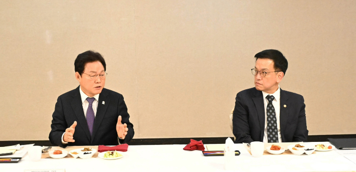 박완수 경남지사(좌)와 최상목 대통령 권한대행. 경남도청 제공 