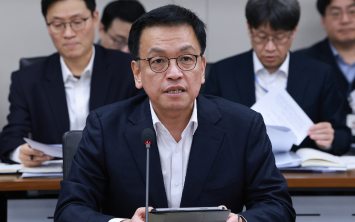 최상목 대통령 권한대행 부총리 겸 기획재정부 장관이 20일 정부세종청사에서 열린 '민생정책 신속집행 점검회의'에 참석해 발언하고 있다. 연합뉴스