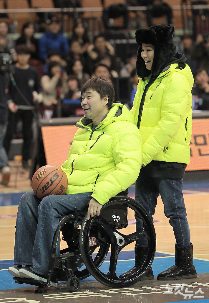강원래, 김송 부부. 황진환 기자