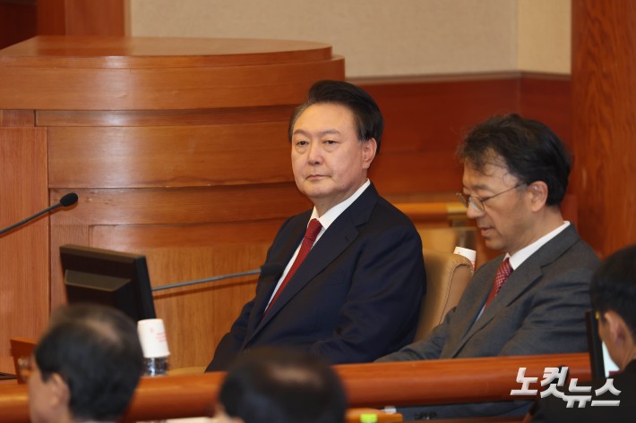 윤석열 대통령, 탄핵심판 3차 변론 직접 출석