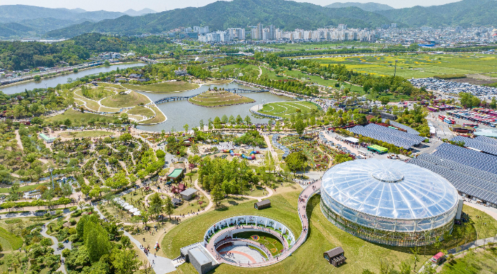 '2025~2026 한국관광 100선'에 선정된 순천만국가정원&순천만습지. 전남도 제공