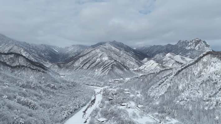 눈덮힌 설악산. 속초시 제공