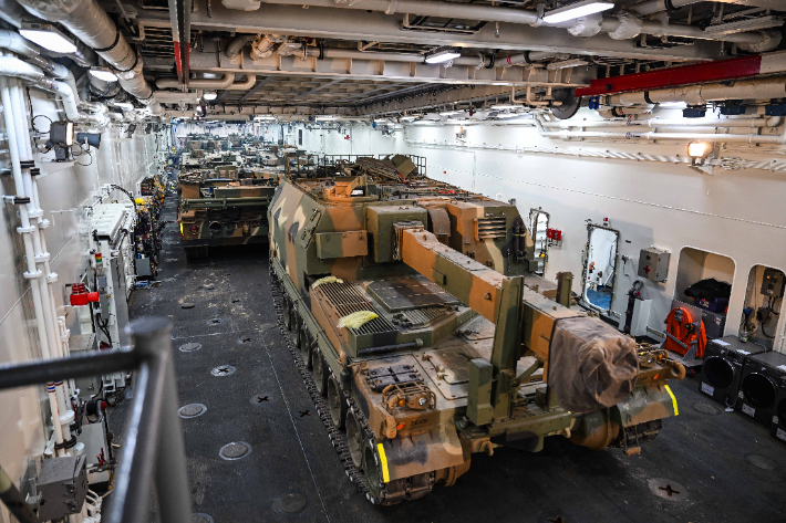 천자봉에 실린 K9 자주포. 국방부 제공