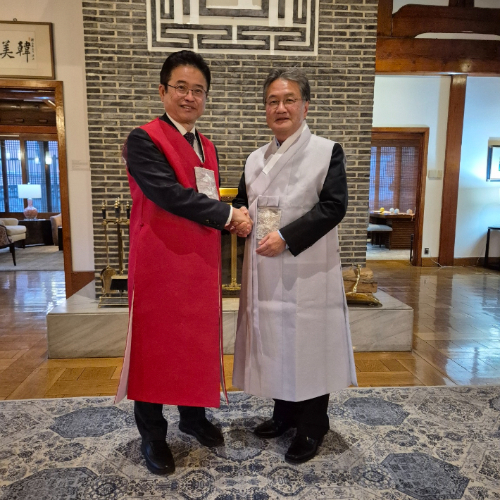 이철우 경북지사가 조셉윤 신임 주한 미국대사대리와 면담을 갖고 있다. 경북도 제공