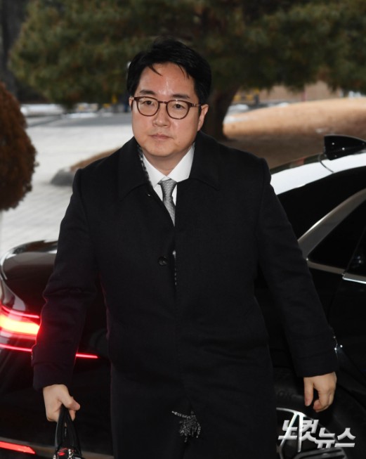 출근하는 심우정 검찰총장