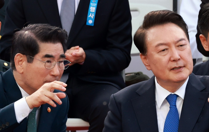 김용현 전 국방장관과 윤석열 대통령. 연합뉴스