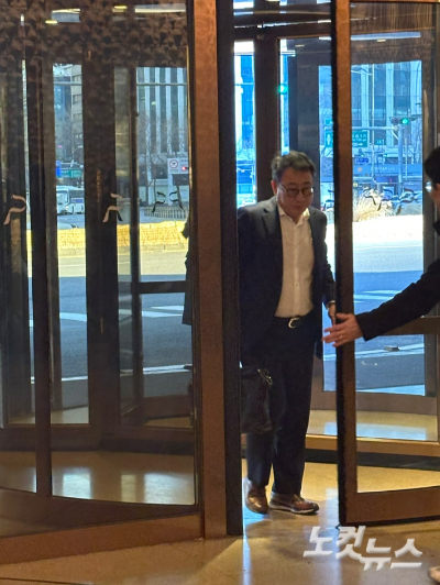 오픈AI 샘 올트먼 CEO와 회동을 위해 서울 중구 더 플라자호텔을 찾은 SK텔레콤 유영상 대표이사 사장. 이시현 인턴기자