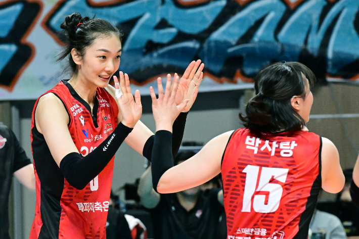 득점 후 기뻐하는 페퍼저축은행 선수들. KOVO 제공