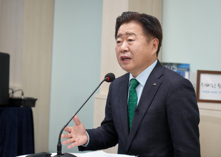 오영훈 제주지사가 6일 도청 소통회의실에서 기자간담회를 하고 있다. 제주도 제공