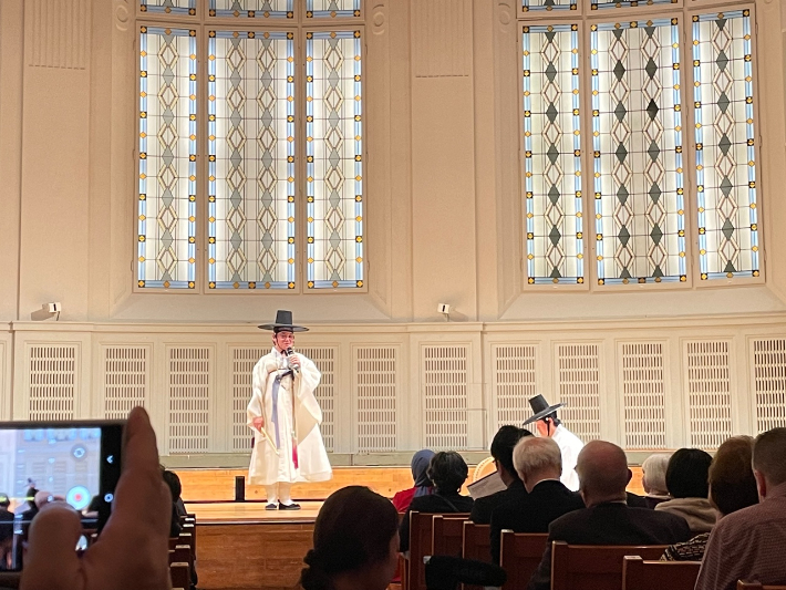 진도군립민속국악예술단이 지난 1월 27일과 29일 각각 독일 프랑크푸르트 SAALBAU Titus Forum과 오스트리아 빈 Konzerthaus Mozartsaal에서 한국의 소리를 알렸다. 진도군립민속국악예술단 제공