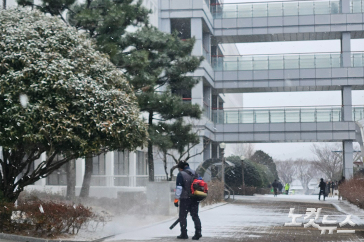 7일 오전 경남 창원에 있는 경남경남청 인근 거리. 이형탁 기자