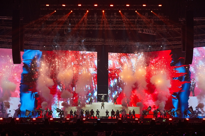 '더 모멘텀' 세트 리스트에서 중요한 위치에 있었던 '파' 무대. SM엔터테인먼트 제공