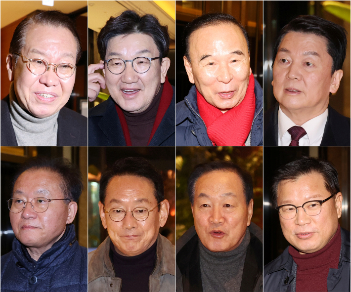 국민의힘 권영세 비상대책위장과 의원들이 9일 오후 권 비대위원장이 주재하는 4선 이상 의원과의 만찬에 참석하기 위해 서울 여의도에 있는 한 식당으로 들어가고 있다. 연합뉴스