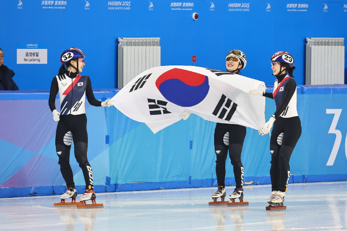 금, 은, 동메달을 싹쓸이 한 여자 쇼트트랙 500m. 연합뉴스
