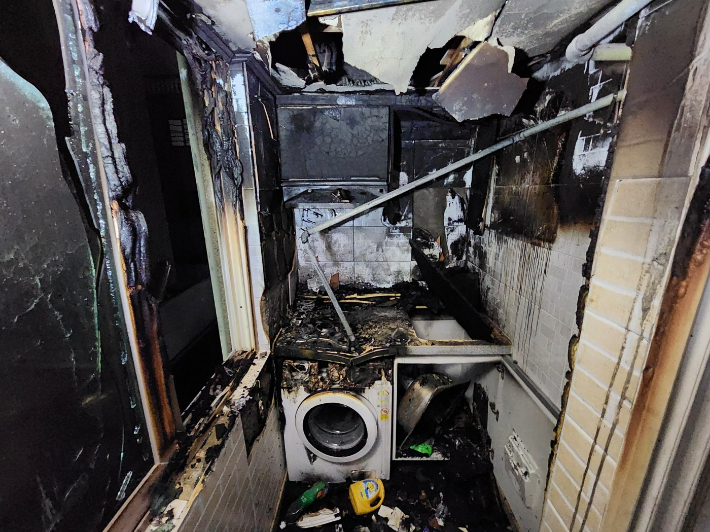 9일 부산 수영구의 한 원룸 건물에서 불이 나 내부가 소실된 모습. 부산소방재난본부 제공 