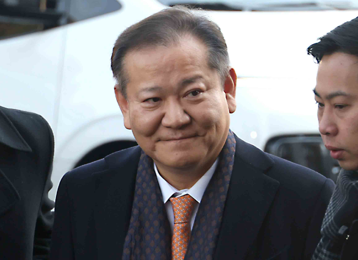 이상민 전 행정안전부 장관이 11일 오전 서울 종로구 헌법재판소에서 열린 윤석열 대통령 탄핵 심판 7차 변론기일에 증인으로 출석하고 있다. 사진공동취재단