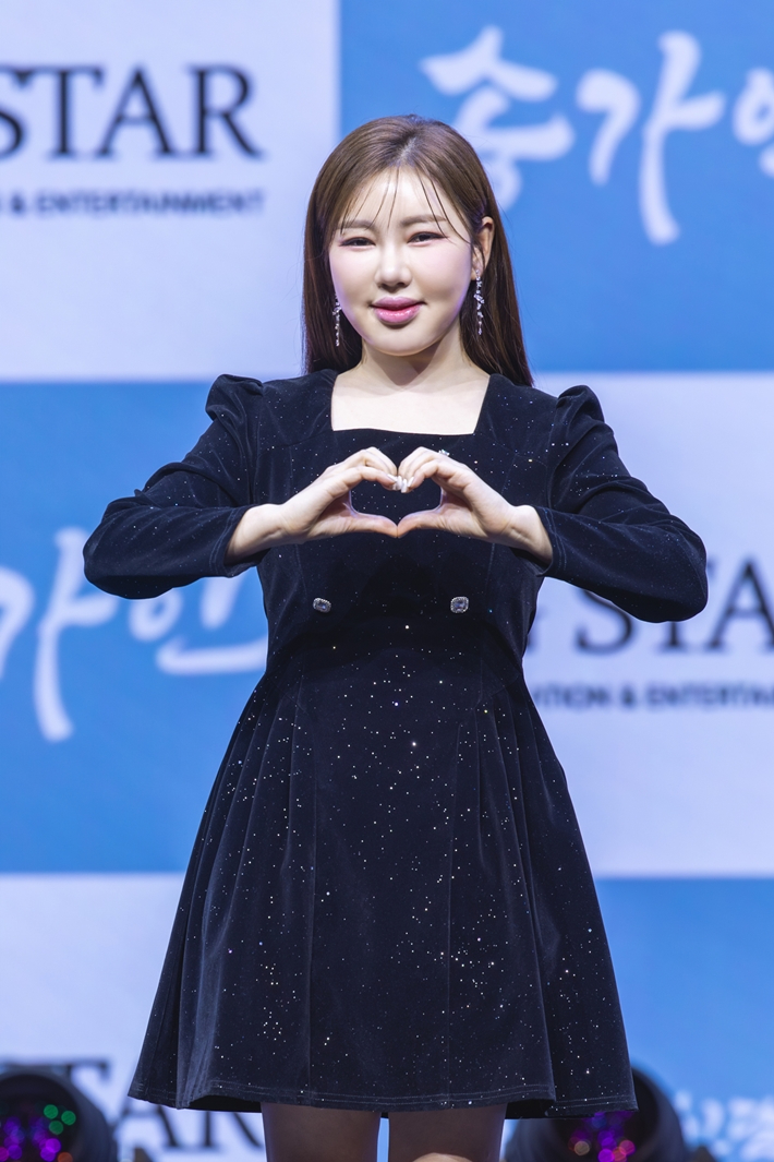 이번 앨범 타이틀곡은 '아사달'과 '눈물이 난다' 두 곡이다. 가인달엔터테인먼트 제공