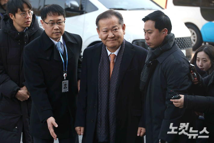 이상민 전 행정안전부 장관이 11일 오전 서울 종로구 헌법재판소에서 열린 윤석열 대통령 탄핵 심판 7차 변론기일에 증인으로 출석하고 있다. 사진공동취재단