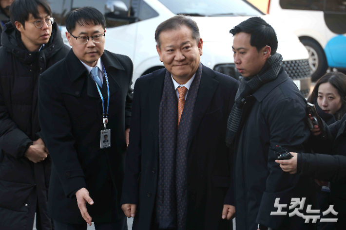 이상민 전 행정안전부 장관이 11일 오전 서울 종로구 헌법재판소에서 열린 윤석열 대통령 탄핵 심판 7차 변론기일에 증인으로 출석하고 있다. 사진공동취재단