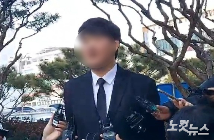 김하늘 양 아버지 김모씨가 11일 오전 대전 서구 건양대병원 장례식장에서 인터뷰하는 모습. 김미성 기자