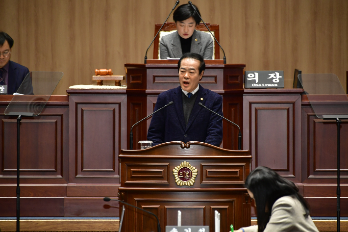 광주광역시의회 홍기월 의원(더불어민주당, 동구 1)은 12일 제330회 제2차 본회의 5분 발언에서 "민생경제 회복을 위해 추가경정예산안 편성을 광주시에 촉구"하고 나섰다. 광주시의회 제공