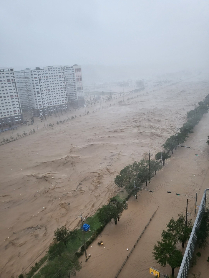 힌남노 내습 당시 범람한 냉천. 독자제공
