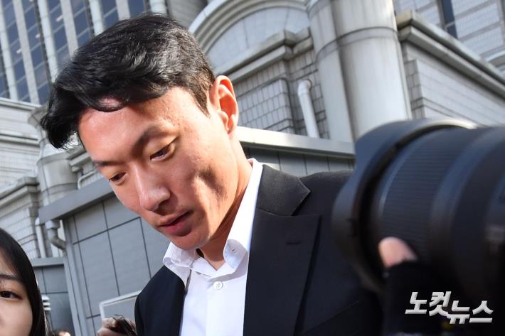 1심 선고 후 법원 나서는 황의조