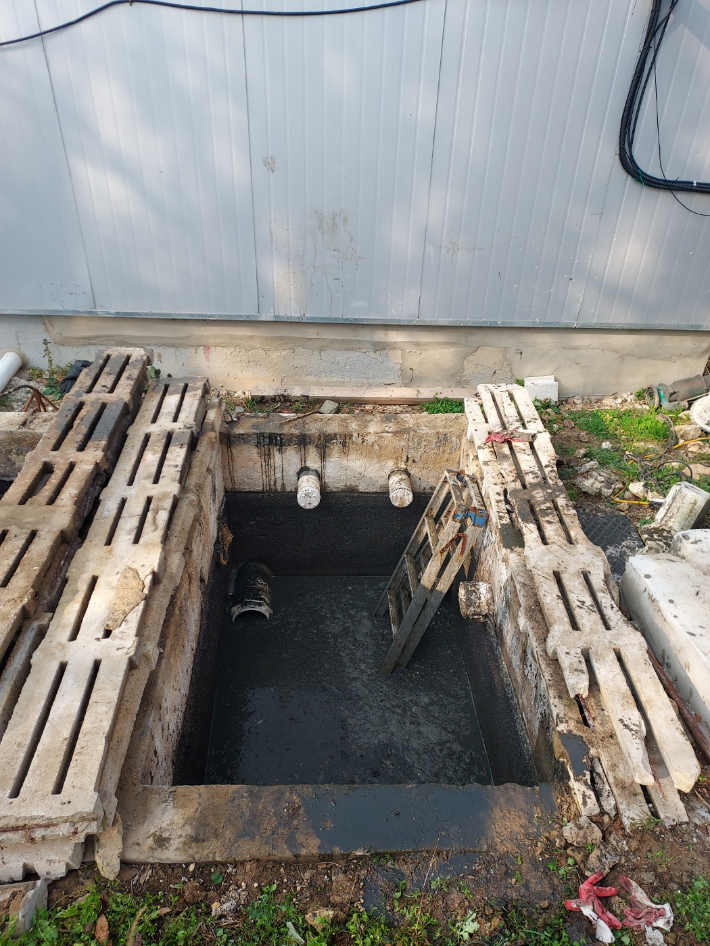 사고가 발생한 돼지 돈사 저류조. 전북소방본부 제공