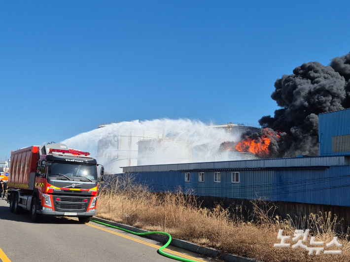 유나이티드터미널코리아(UTK) 유류 저장탱크 폭발·화재 현장. 이상록 기자